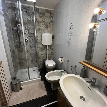 Casa Anne Vicino Al Centro, Al Mare, Stazione 公寓 萨沃纳